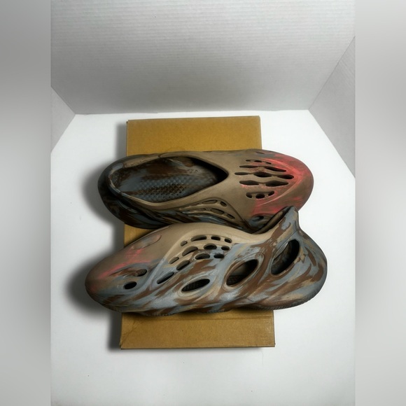 Adidas Yeezy Foam RNNR ‘MX Sand Gray’ 2021 - Picture 3 of 9